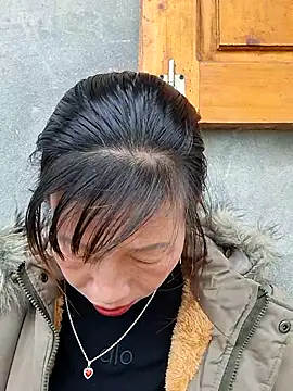 Snapshot of ngocngoc_cute chatting on November 2, 2025, 1:43 am ngocngoc cute online show from November 2, 2025, 1:43 am