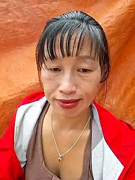 Snapshot of ngocngoc_cute chatting on October 24, 2025, 1:04 am ngocngoc cute online show from October 24, 2025, 1:04 am