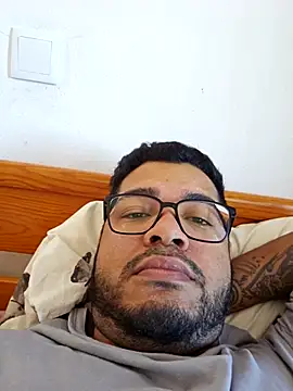 EbanoENeves69 online show from November 18, 2025, 10:07 am