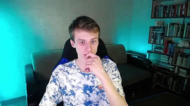 yes cute boy  online show from February 14, 2026, 5:46 pm