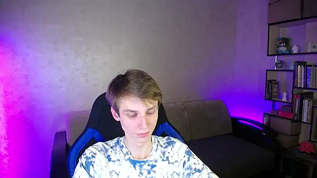 Snapshot of yes_cute_boy_ chatting on October 17, 2025, 8:32 pm yes cute boy online show from October 17, 2025, 8:32 pm