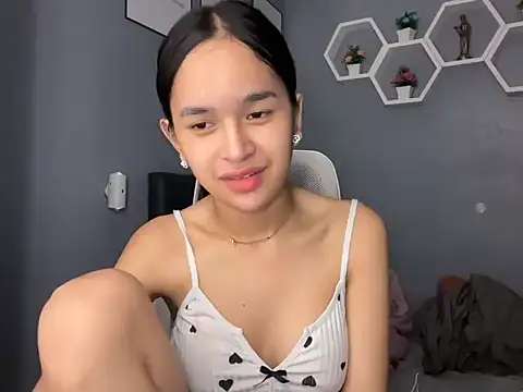 lelasohna online show from November 11, 2025, 3:40 pm