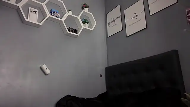 lelasohna online show from February 2, 2026, 8:13 am