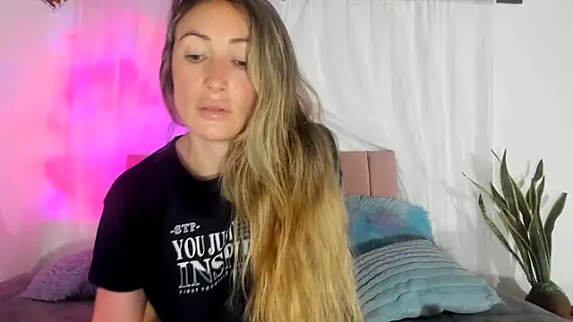 Tania xw online show from November 18, 2025, 12:59 am