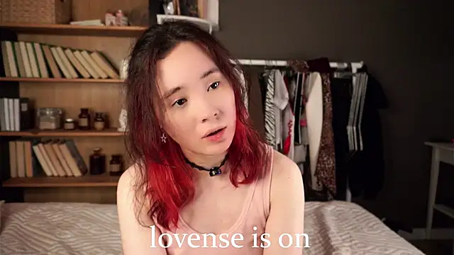 Snapshot of AlbertaClack chatting on November 7, 2025, 11:37 am AlbertaClack online show from November 7, 2025, 11:37 am