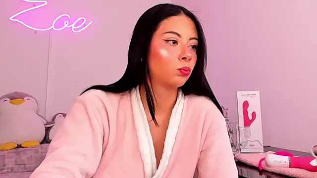 Snapshot of zoecams1 chatting on February 9, 2026, 4:38 pm zoecams1 online show from February 9, 2026, 4:38 pm