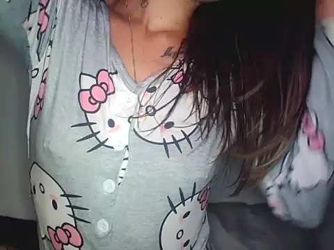 Snapshot of VIOLETT_SATOMI chatting on November 6, 2025, 4:27 am VIOLETT SATOMI online show from November 6, 2025, 4:27 am