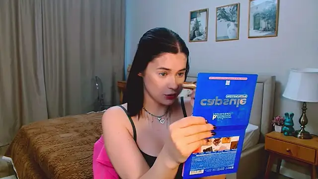 lil angel  online show from March 5, 2026, 2:24 pm