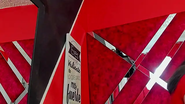 Snapshot of _Roxxxane_09 chatting on November 26, 2025, 7:36 pm Roxxxane 09 online show from November 26, 2025, 7:36 pm