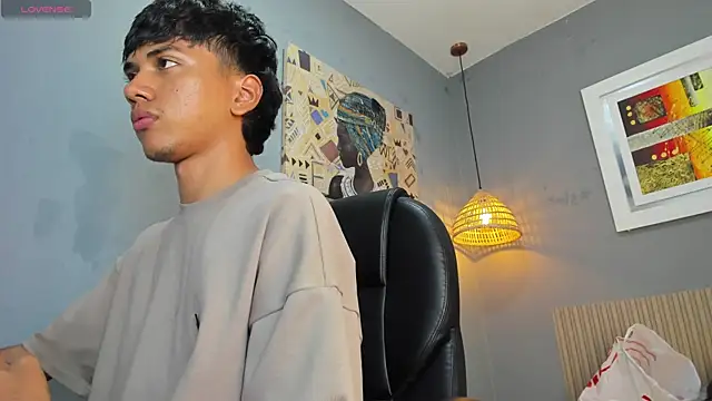 markbowie online show from December 13, 2025, 8:04 pm