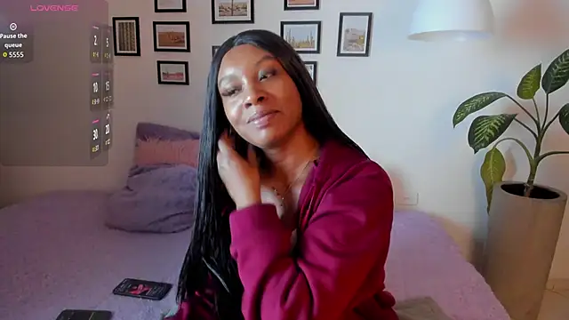 Snapshot of Coco_joness chatting on November 2, 2025, 8:03 pm Coco joness online show from November 2, 2025, 8:03 pm