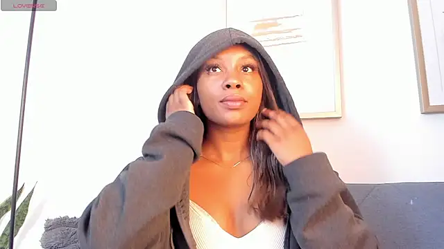 Snapshot of Coco_joness chatting on October 16, 2025, 5:32 pm Coco joness online show from October 16, 2025, 5:32 pm