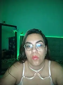 Snapshot of dulcebombomxxx chatting on February 22, 2026, 3:31 am dulcebombomxxx online show from February 22, 2026, 3:31 am