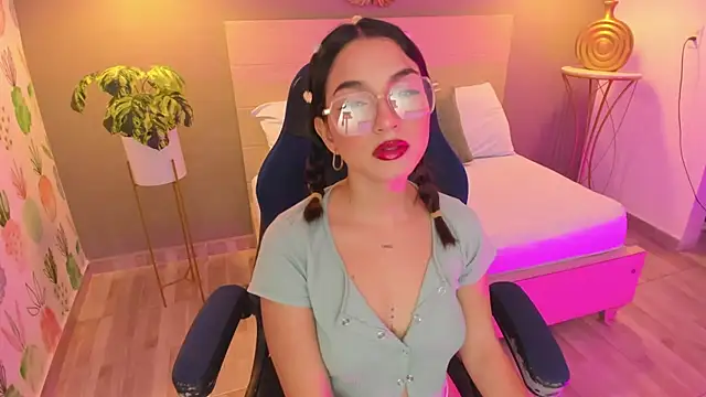 Snapshot of luma_sky_ chatting on October 5, 2025, 2:57 am luma sky online show from October 5, 2025, 2:57 am