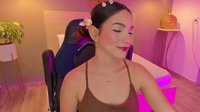 Snapshot of luma_sky_ chatting on October 2, 2025, 2:48 am luma sky online show from October 2, 2025, 2:48 am