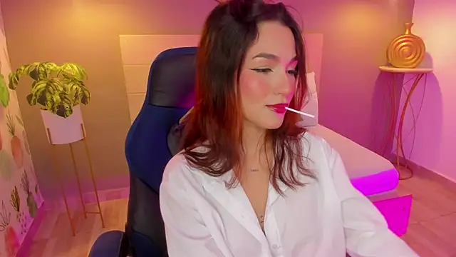 Snapshot of luma_sky_ chatting on October 15, 2025, 2:43 am luma sky online show from October 15, 2025, 2:43 am