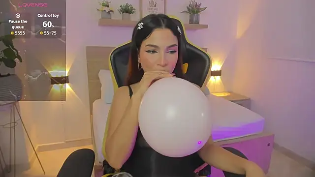 Snapshot of luma_sky_ chatting on November 16, 2025, 3:00 am luma sky online show from November 16, 2025, 3:00 am