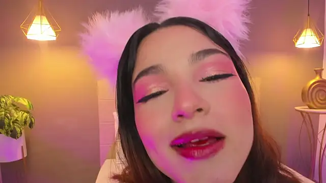 Snapshot of luma_sky_ chatting on October 17, 2025, 2:59 am luma sky online show from October 17, 2025, 2:59 am