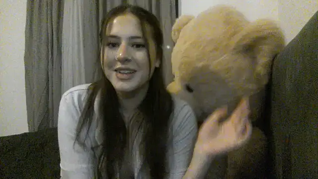 Snapshot of laylabliss chatting on October 15, 2025, 12:42 am laylabliss online show from October 15, 2025, 12:42 am