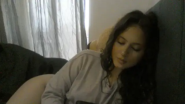 Snapshot of laylabliss chatting on October 19, 2025, 2:53 pm laylabliss online show from October 19, 2025, 2:53 pm