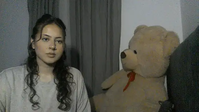 Snapshot of laylabliss chatting on October 7, 2025, 7:26 pm laylabliss online show from October 7, 2025, 7:26 pm