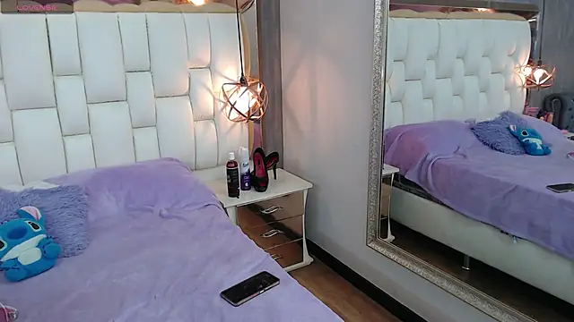 Snapshot of Foxxy_Doll chatting on September 9, 2025, 2:37 pm Foxxy Doll online show from September 9, 2025, 2:37 pm