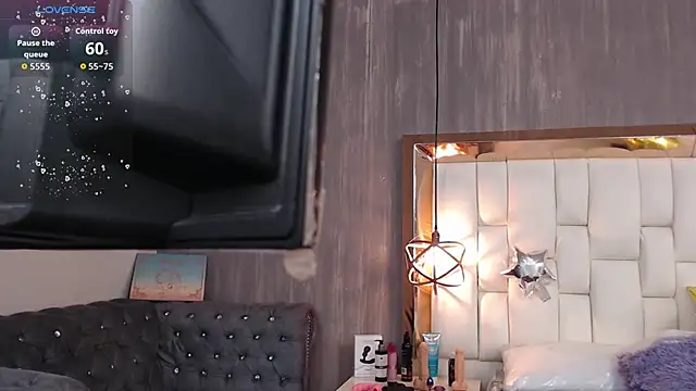 Snapshot of Foxxy_Doll chatting on November 21, 2025, 9:14 pm Foxxy Doll online show from November 21, 2025, 9:14 pm