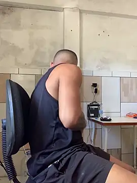 Snapshot of Novindot23cm chatting on November 6, 2025, 2:54 pm Novindot23cm online show from November 6, 2025, 2:54 pm