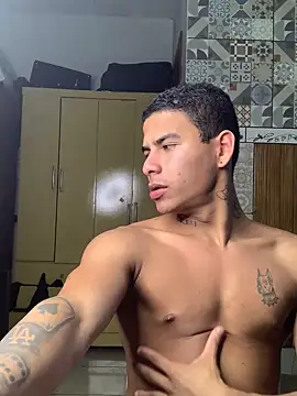 Snapshot of Novindot23cm chatting on December 3, 2025, 5:23 pm Novindot23cm online show from December 3, 2025, 5:23 pm