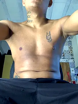 Snapshot of Novindot23cm chatting on December 4, 2025, 12:48 pm Novindot23cm online show from December 4, 2025, 12:48 pm