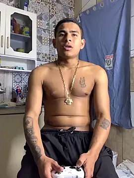 Snapshot of Novindot23cm chatting on November 19, 2025, 10:32 pm Novindot23cm online show from November 19, 2025, 10:32 pm