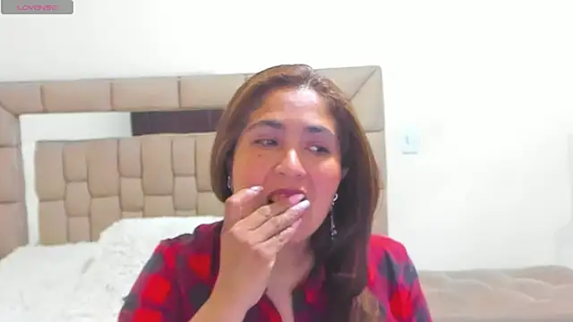 Snapshot of gabrielaponce11 chatting on December 16, 2025, 12:15 am gabrielaponce11 online show from December 16, 2025, 12:15 am