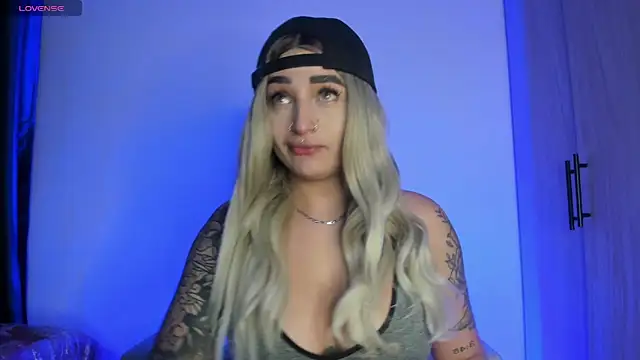 scarlett Collinss online show from October 6, 2025, 4:46 am