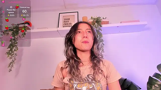 Vampgyal online show from December 16, 2025, 11:31 pm