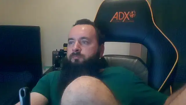 LondonMan1988 online show from December 5, 2025, 5:33 pm