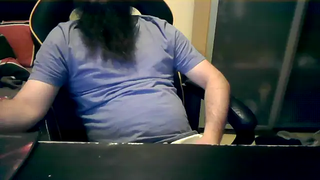 Snapshot of LondonMan1988 chatting on June 2, 2026, 9:37 pm LondonMan1988 online show from June 2, 2026, 9:37 pm