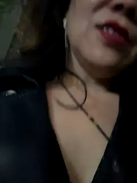 Snapshot of anna_yngs chatting on November 7, 2025, 11:48 am anna yngs online show from November 7, 2025, 11:48 am