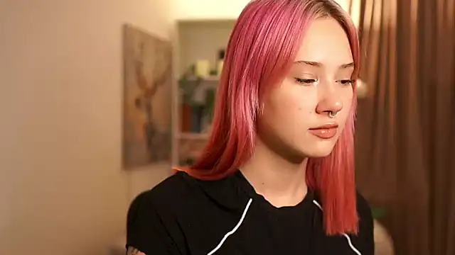 Snapshot of uwu_nika18 chatting on October 17, 2025, 1:35 pm uwu nika18 online show from October 17, 2025, 1:35 pm