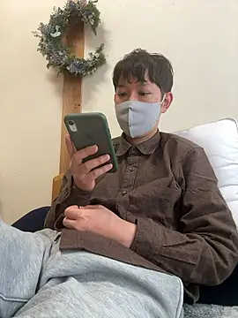 Snapshot of tom19899q chatting on December 17, 2025, 5:45 am tom19899q online show from December 17, 2025, 5:45 am