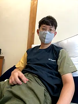 Snapshot of tom19899q chatting on September 15, 2025, 8:26 am tom19899q online show from September 15, 2025, 8:26 am