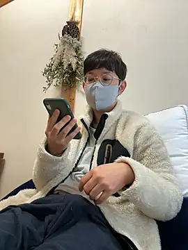 Snapshot of tom19899q chatting on November 21, 2025, 9:58 pm tom19899q online show from November 21, 2025, 9:58 pm