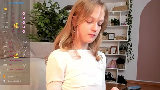 Snapshot of Kara_smalltits chatting on September 30, 2025, 12:00 pm Kara smalltits online show from September 30, 2025, 12:00 pm
