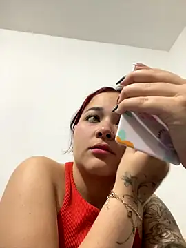 Snapshot of Leakitten chatting on November 19, 2025, 1:49 am Leakitten online show from November 19, 2025, 1:49 am