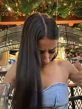 -juicy  online show from April 4, 2026, 10:49 pm