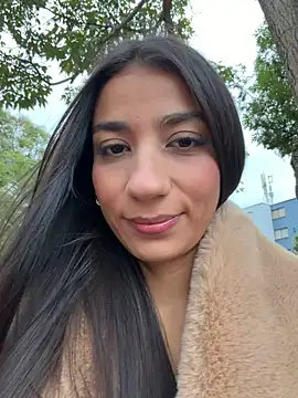 -juicy  online show from February 16, 2026, 10:51 pm