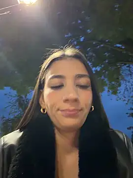 -juicy  online show from April 12, 2026, 11:19 pm