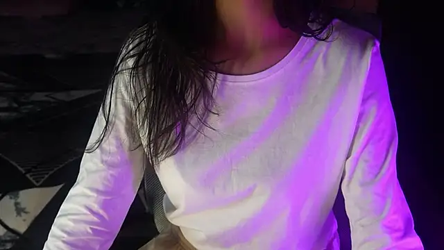 Snapshot of NidhiChandra chatting on November 6, 2025, 1:37 pm NidhiChandra online show from November 6, 2025, 1:37 pm