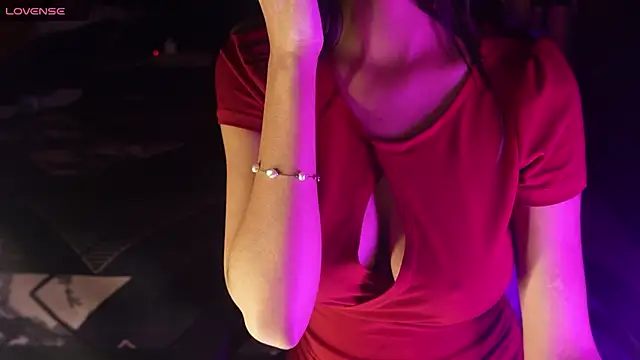 Snapshot of NidhiChandra chatting on November 18, 2025, 8:17 am NidhiChandra online show from November 18, 2025, 8:17 am