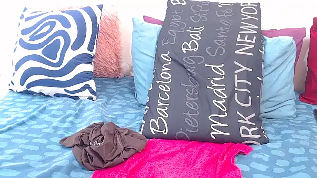 Snapshot of AfricanQueenxx40 chatting on October 6, 2025, 6:14 am AfricanQueenxx40 online show from October 6, 2025, 6:14 am