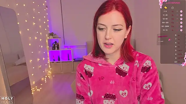 bananasgirl online show from November 27, 2025, 4:07 pm